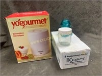 Yogourmet Yogurt maker & Cuisine yogurt jars