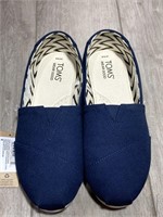 Toms Classic Canvas Shoes Size 8