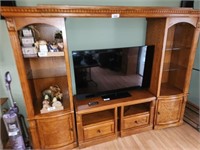 3 X'S BID 3 PC WALL UNIT- 2 SIDE CABINETS 1 MIDDLE