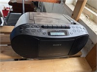 SONY CD RADIO CASSETTE-CORDER CFD-S70