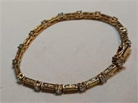 BEAUTIFUL GOLD BRACELET WITH CLEAR STONES