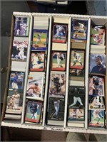 BOX APPROXIMATELY 4900 ASSORTED BASEBALL CARDS