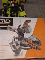 RIDGID 18V 7 1/4" dual bevel sliding miter saw