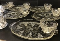 Sandwich & cup trays 8 sets / 16pc. total