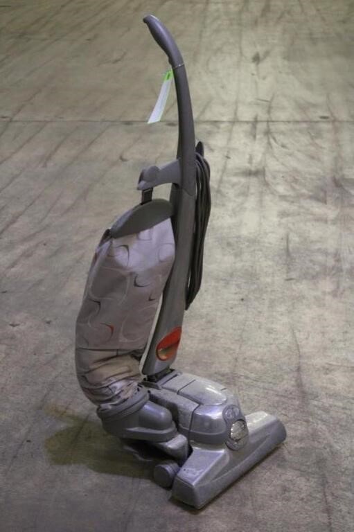 Kirby Upright Vacuum, Works Per Seller