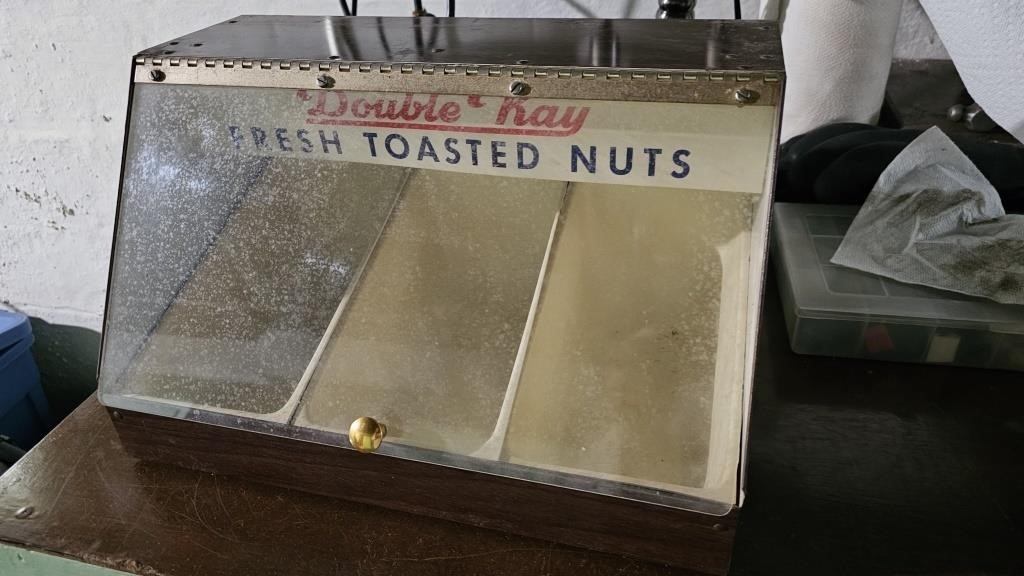 Double Kay Fresh Toasted Nuts Display, works