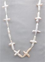 18" PEARL NECKLACE WITH SILVER CLASP.