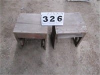 Lot of 2 wooden benches