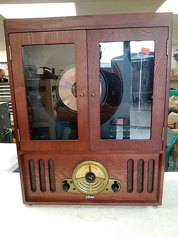 Itrak nostalgic Music Center cd/record player