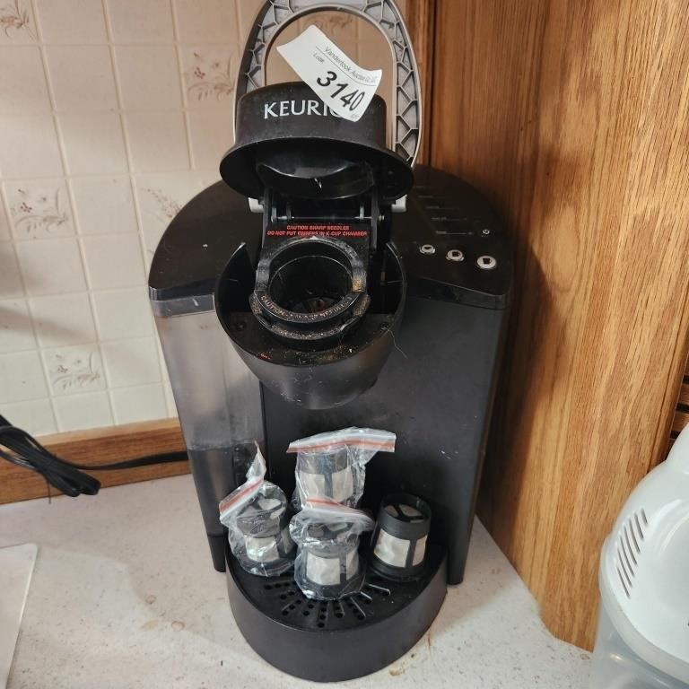 Keurig Coffee Maker & Filter Cups