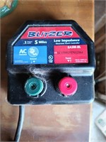 Blitzer 5 mi fence charger works
