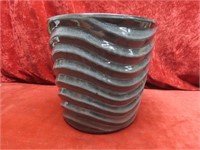 11.5" pottery flower pot.