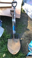 Short spade shovel and pitchfork
