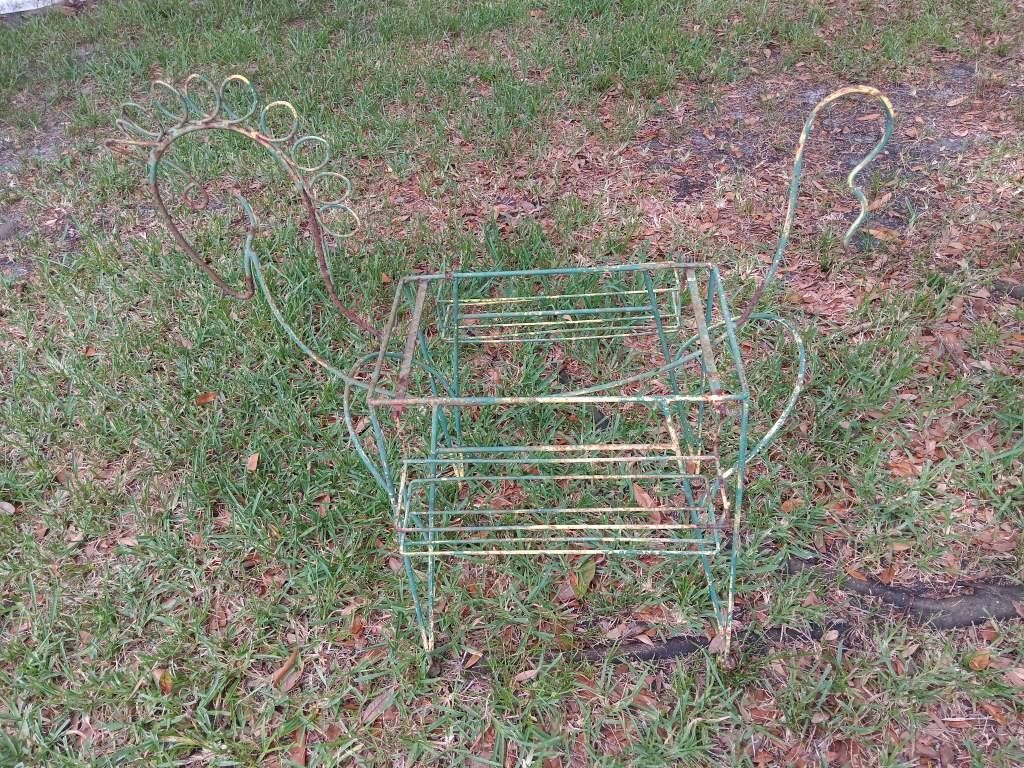 Iron dinosaur horse planter garden stand 3 foot