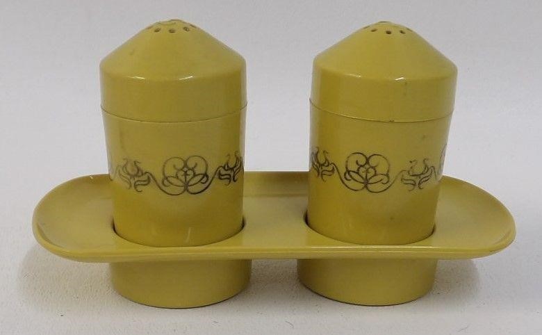 1970s Eagle Hard Plastic Harvest Gold 3-Pc Set