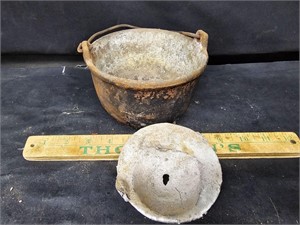 Cast iron pot with lead