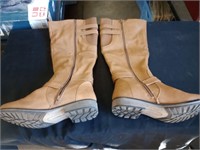 Women's bare trap boots