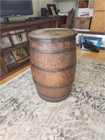 Wooden barrel with lid - nice clean vintage barrel