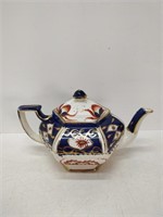 Wonderful old porcelain tea pot