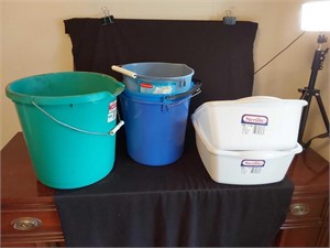Plastic Buckets & Tubs