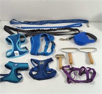 Dog Leashes, Harness's And Brushes