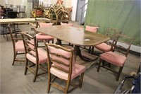 Dining Room Table w/(8) Chairs, Approx 64"x44"x30"