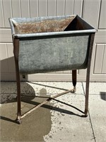Antique Everready wash tub w/ stand 31x24x18