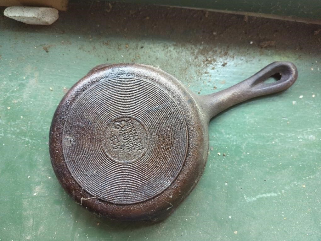 Benjamin and Edwin Cast iron 6.5"