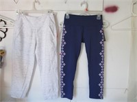 2 NEW 3/4 JOGGER AND LEGGINGS SIZE XS