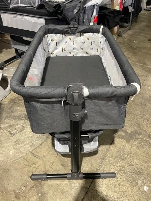 FM1515   Baby bassinet