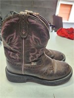 Justin Gypsy STK:L9903 leather cowboy boots.