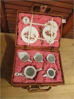Delton tea set