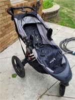 Baby jogger Summit X3 folding stroller. Needs