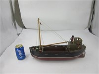 Bateau maquette en bois