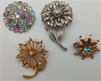 4 Vintage Flower Pins