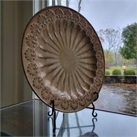 20" Decorative Plate on Stand