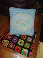 (1) Retro Afgan & Vintage Chenille Pillow