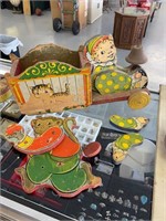 ANTIQUE WOOD TOY - NEEDS TLC