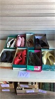 Eight pairs of women shoes, most are size 9, one