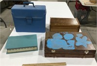 Plastic/wood storage containers