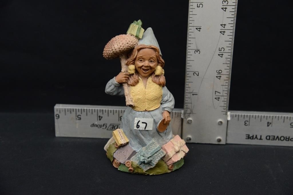 TOM CLARK GNOME "APRIL"