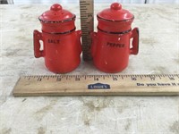 Vintage 70's Kitchen Table Decor Salt & Pepper