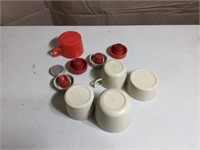 Parts to thermos caps, tops