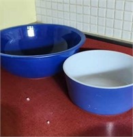 Pair of blue Pyrex bowls