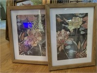 PAIR OF CONTEMPORARY FLORAL FRAMED PRINTS - 14 X