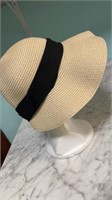 New adjustable straw sun hat with black trim
