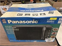New Panasonic 1000watt Microwave
