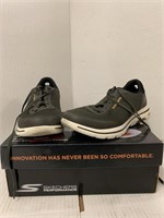Skechers Mens Size 9.5 Walking Shoes