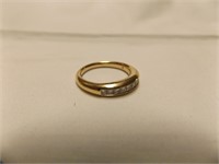 Ladies 14kt yellow gold diamond anniversary ring