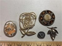 5 vintage pins